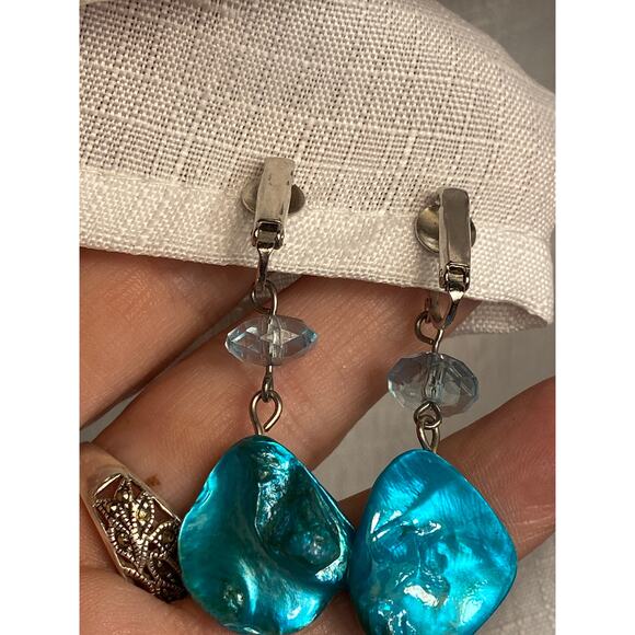 Turquoise shell and plastic crystal bead drop Clip-On Earrings Silvertone VGUC - Picture 7 of 9